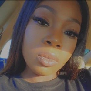 Meet your Posher, Yanique